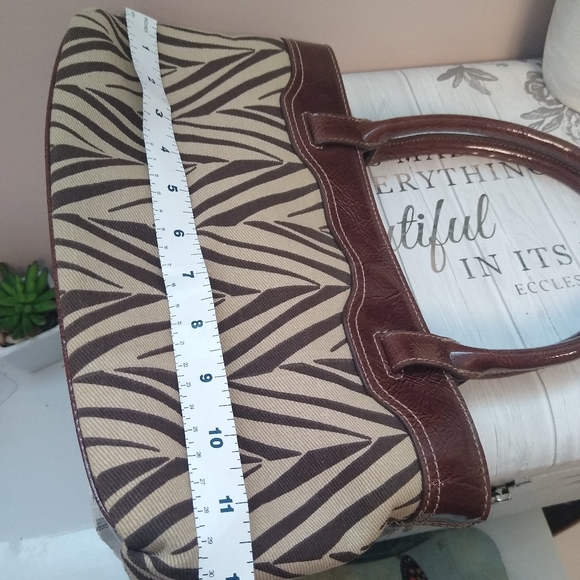 🌿 3/$15🌿EUC⚡Liz Claiborne small shoulder bag - Picture 14 of 14